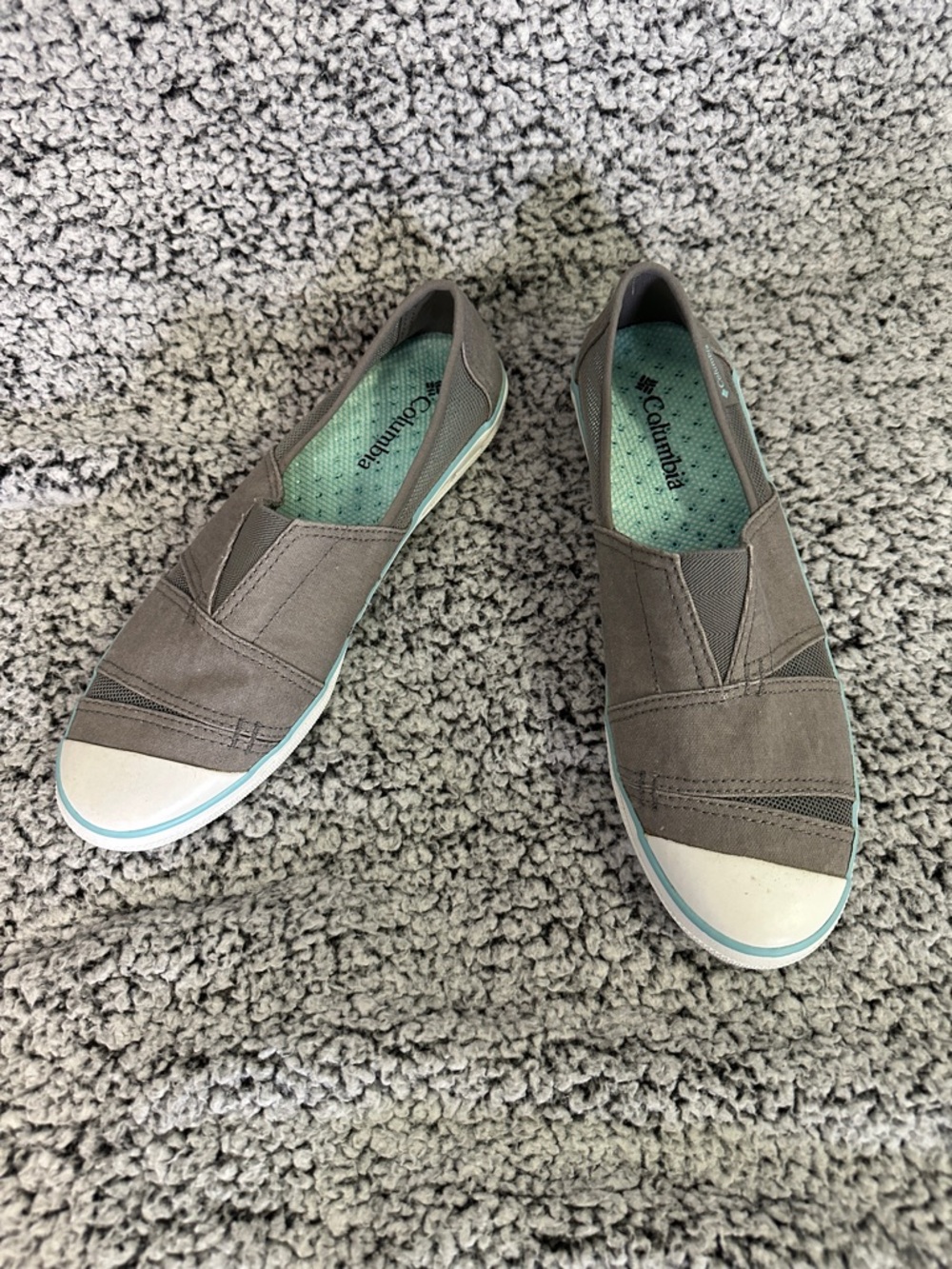 Columbia Women’s Vulc n Vent Gray Slip-On casual shoe size 9